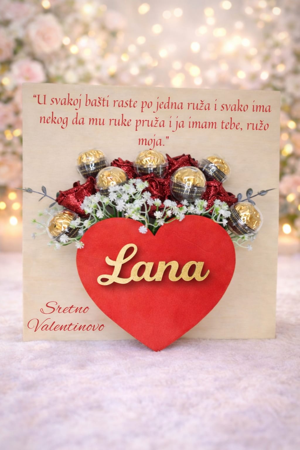 drveno srce s imenom Lana