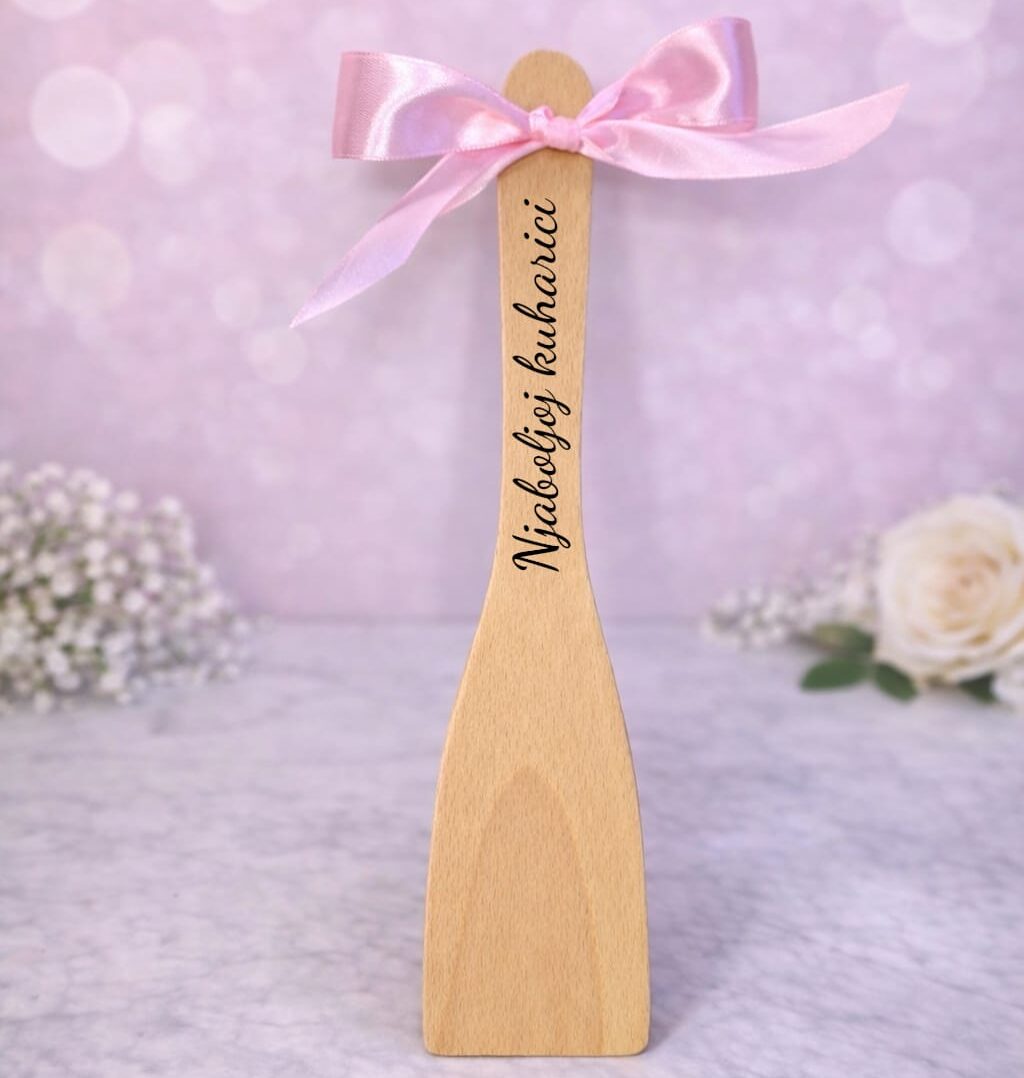 personalizirana-drvena-kuhaca-s-imenom